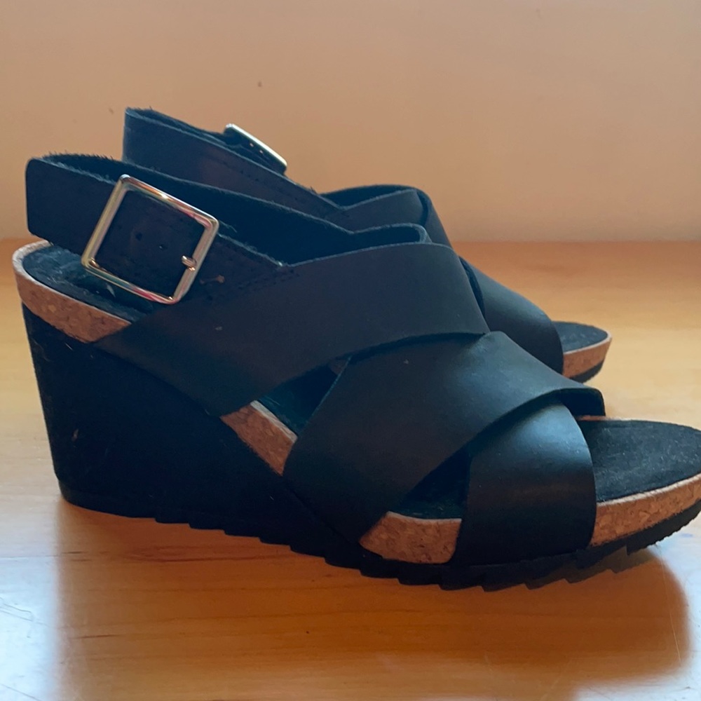 Super cute black wedges!! Brand New!